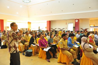 Pemaparan materi oleh Kepala Seksi Waskon III