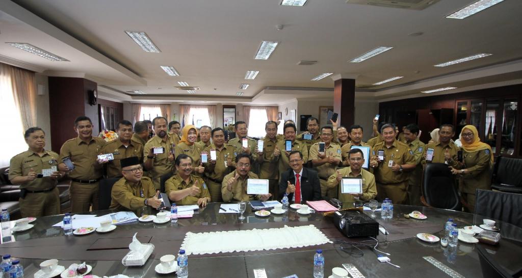 Seluruh Kepala OPD kompak menunjukkan bukti lapor SPT Tahunan dengan e-filing