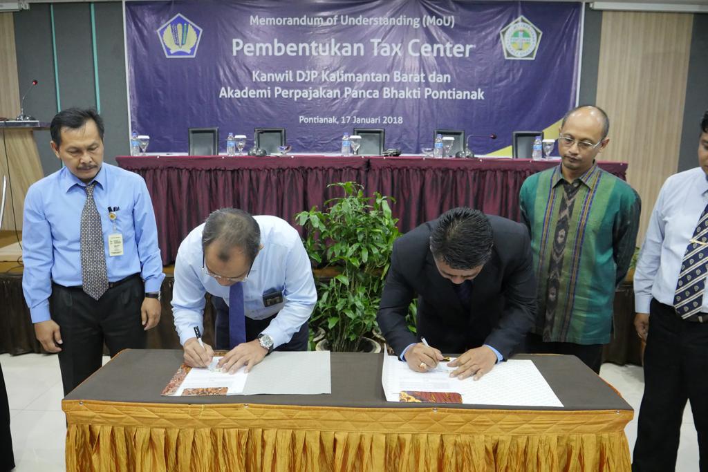 Penandatangan MoU Pembentukan Tax Center