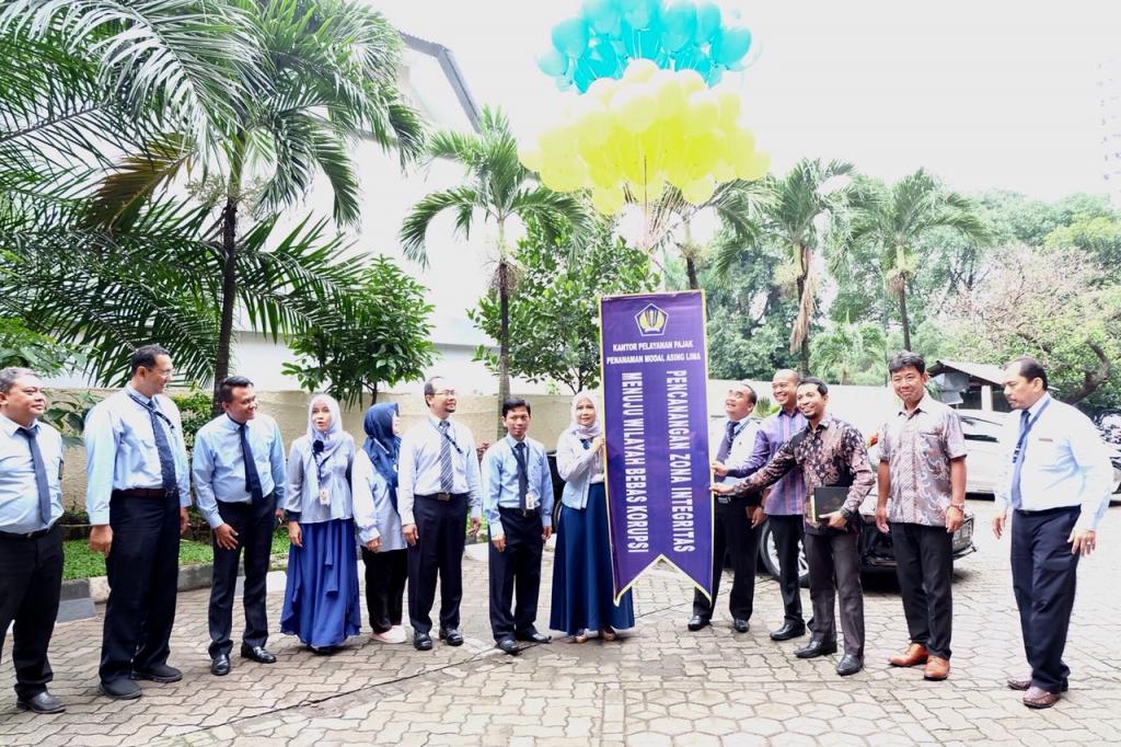 Pelepasan Balon Udara Pencanangan ZI Menuju WBK