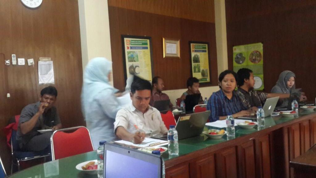 Peserta sedang melakukan pengisian SPT melalui e-filing