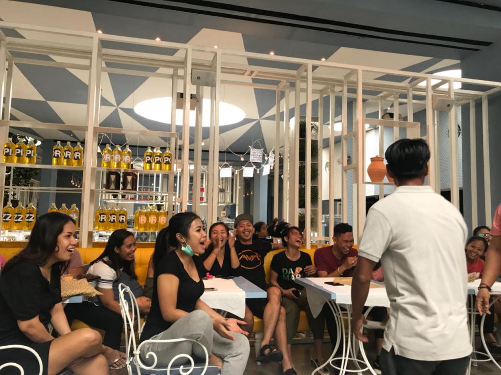 Peserta sosialiasi sedang mendengarkan paparan yang diberikan oleh petugas pajak KPP Badung Utara