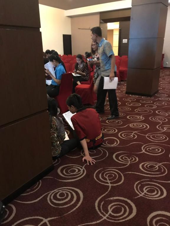 Peserta bebas memilih posisi nyaman untuk melaporkan SPT Tahunannya