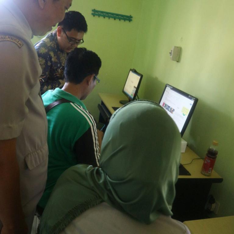Guru sedang bertanya tentang e-filing