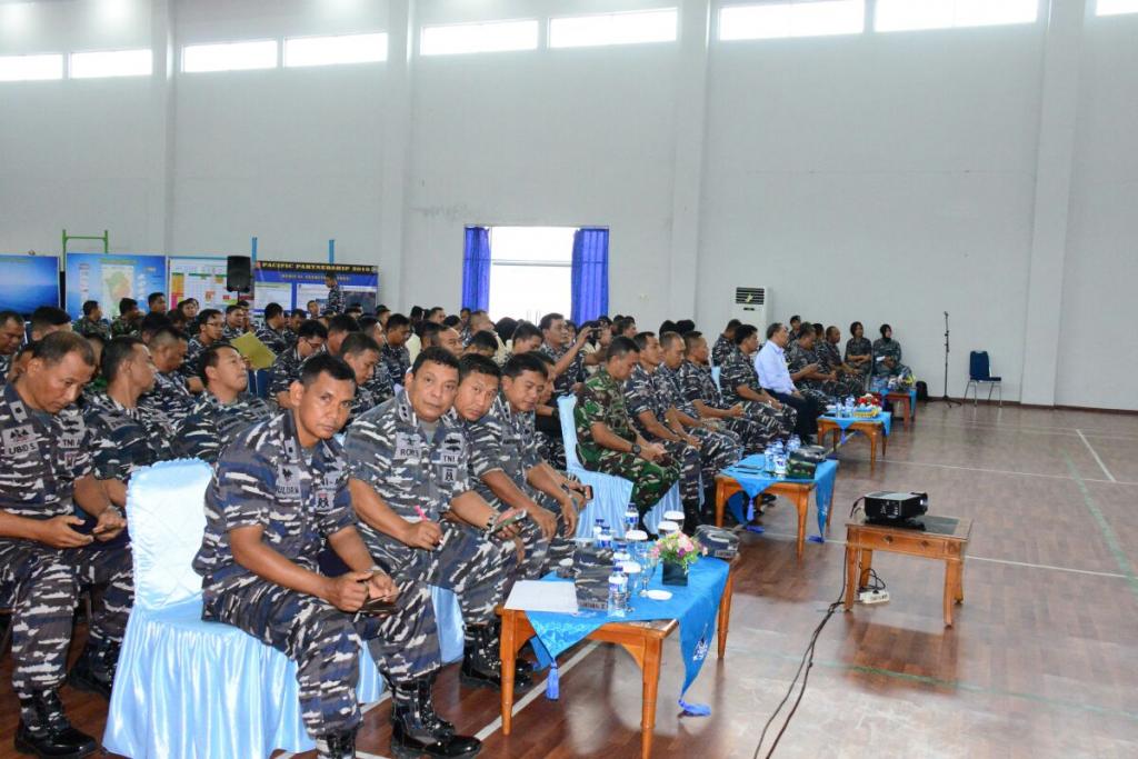 Pejabat dan Prajurit Lantamal II Padang yang Hadir pada Dialog Perpajakan Tentang e-Filing