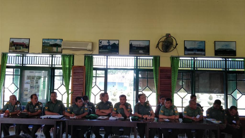 Para peserta acara tampak sedang mendengarkan materi