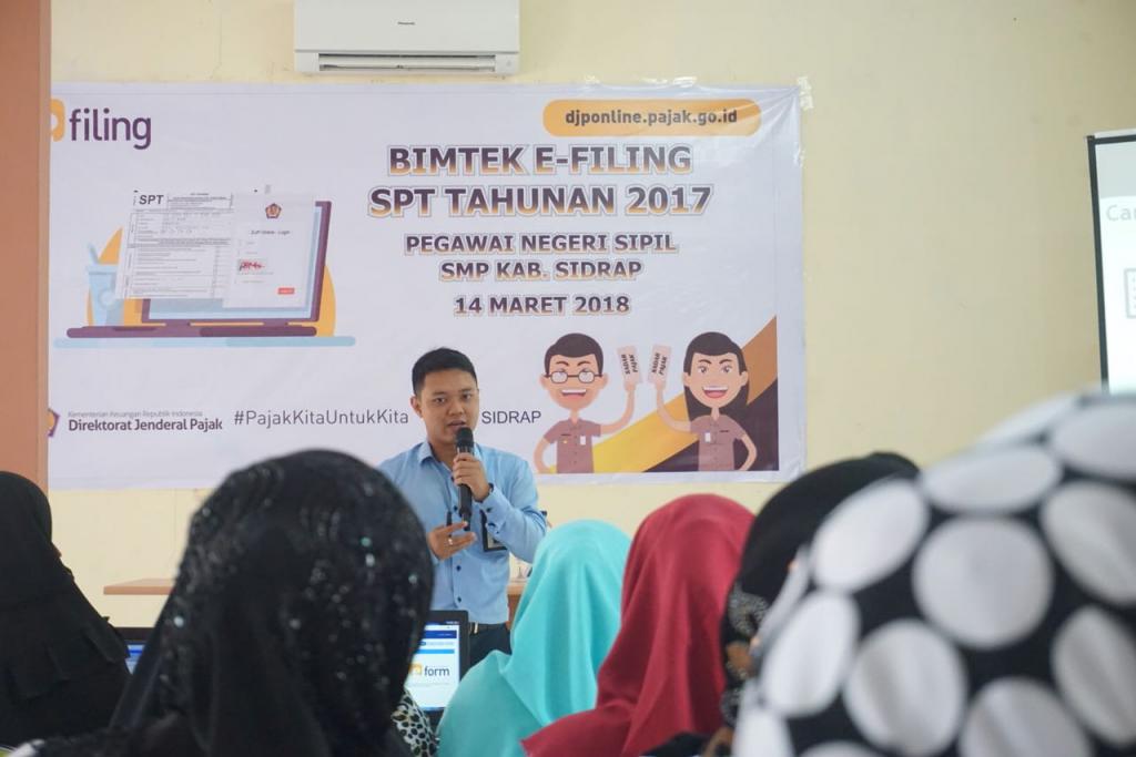 penyampaian materi oleh tim dari KP2KP Sidrap