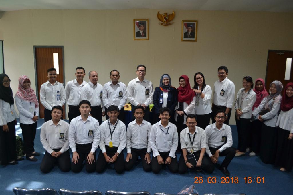 Foto bersama sesudah acara