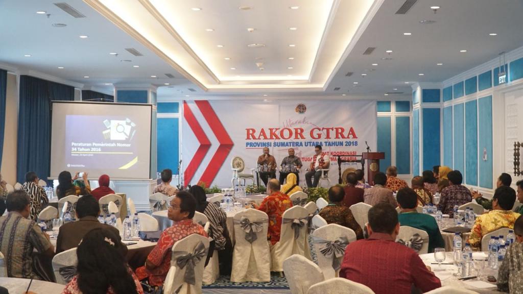 Kepala Kanwil BPN bertindak selaku moderator