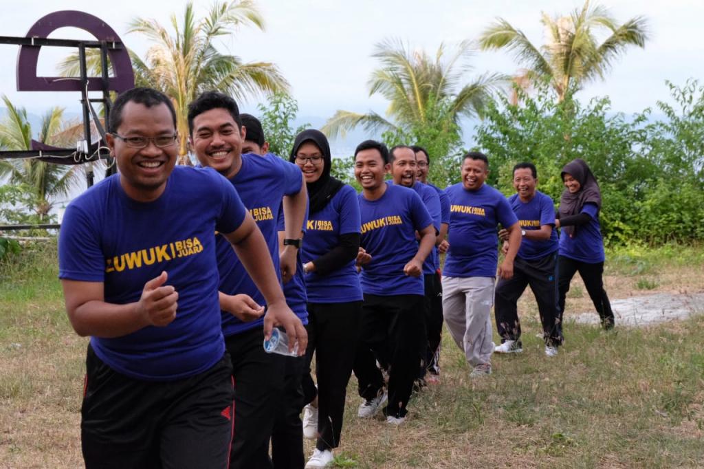 Tim Outbond Sangat Antusias Membawakan Yel-Yel dari Timnya