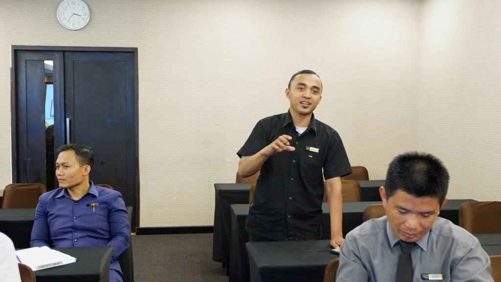 Peserta sosialisasi bertanya terkait e-filing (2)