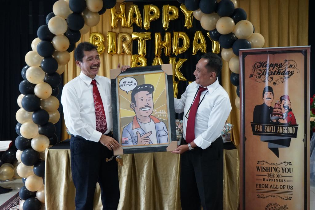 Pemberian hadiah dari KPP Pratama Jakarta Setiabudi Dua