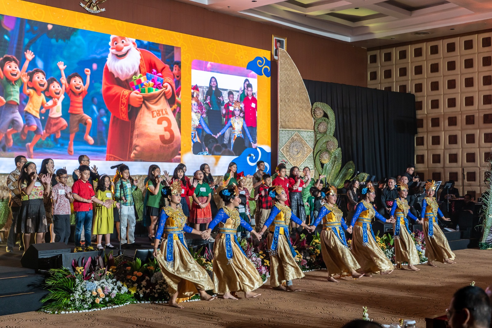 Keluarga memberikan penampilan