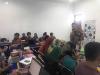 Petugas memaparkan materi